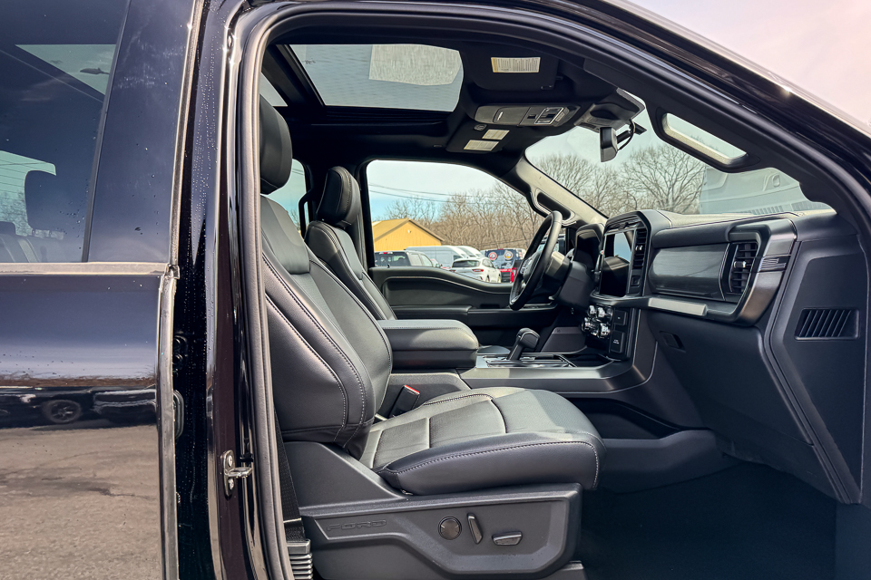 2025 Ford F-150 Lariat AWD