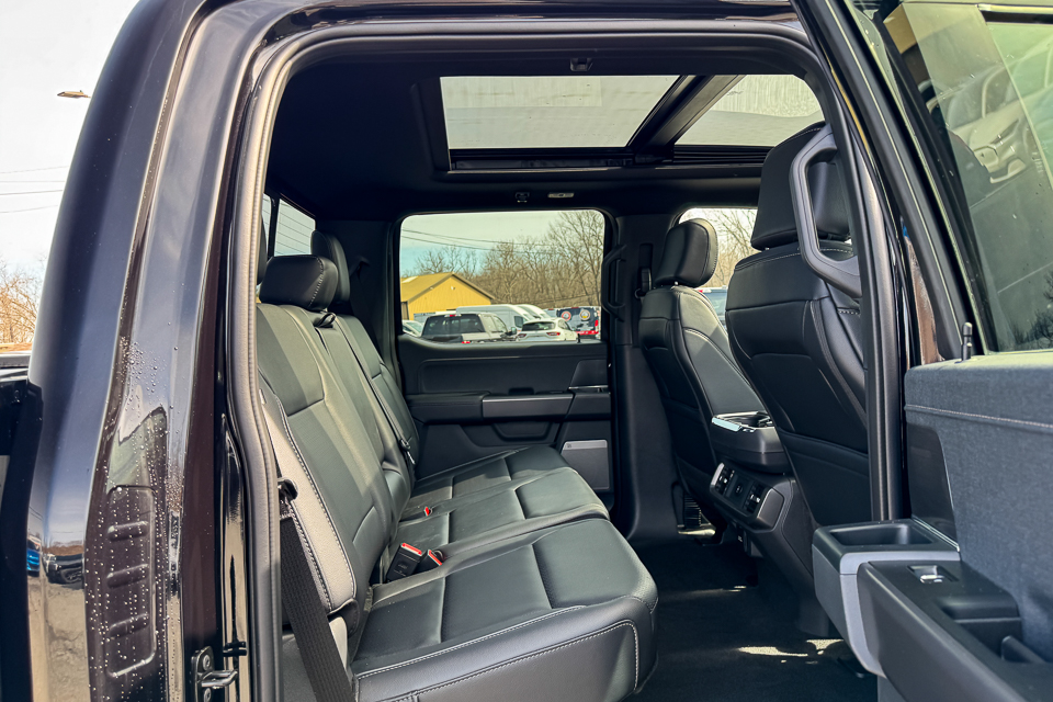 2025 Ford F-150 Lariat AWD