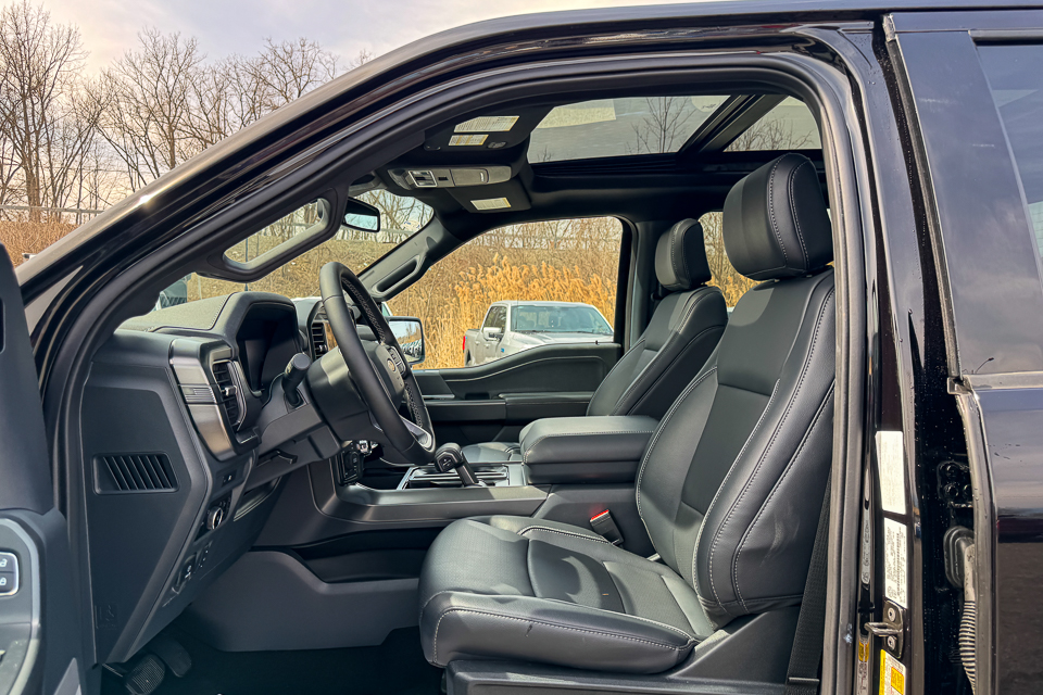 2025 Ford F-150 Lariat AWD