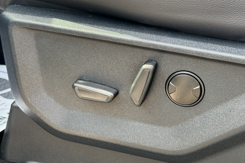 2025 Ford F-150 Lariat AWD