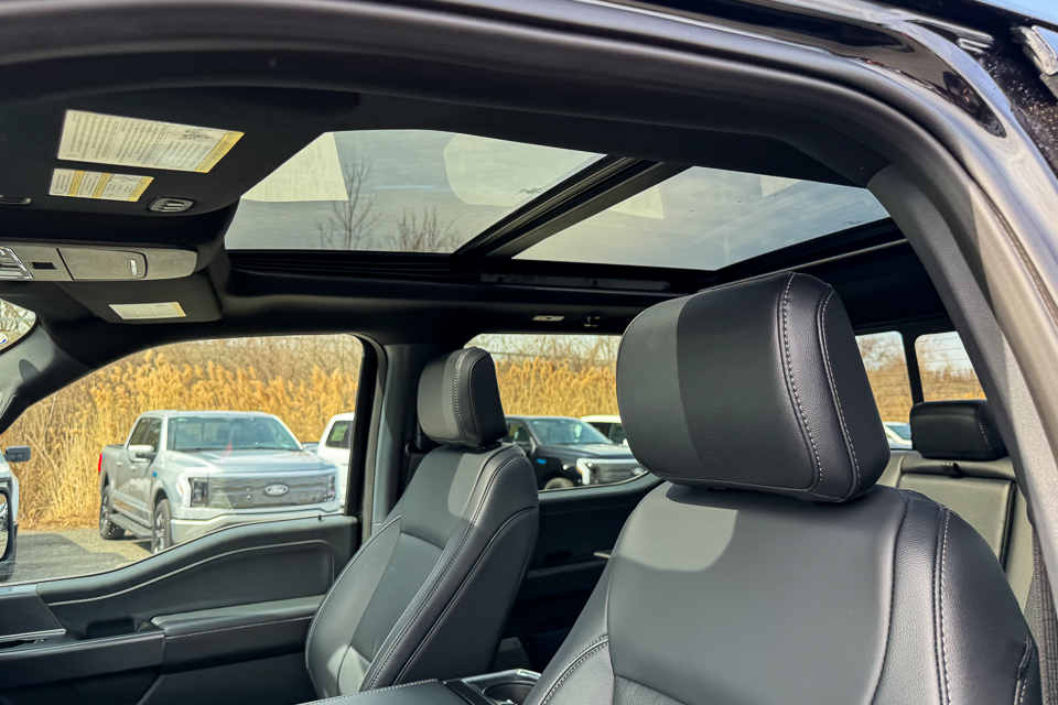 2025 Ford F-150 Lariat AWD