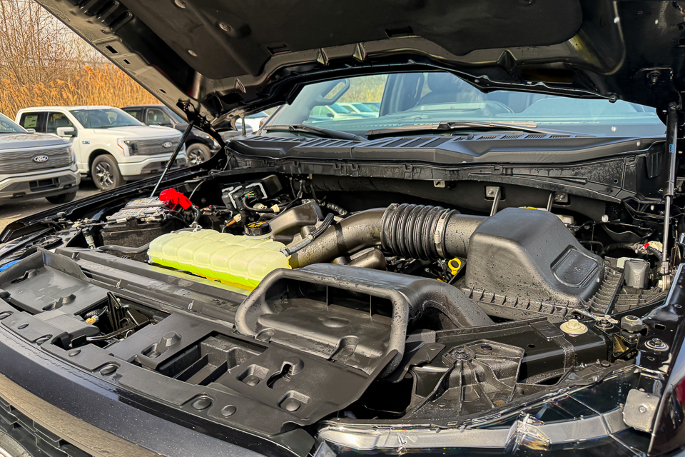 2025 Ford F-150 Lariat AWD