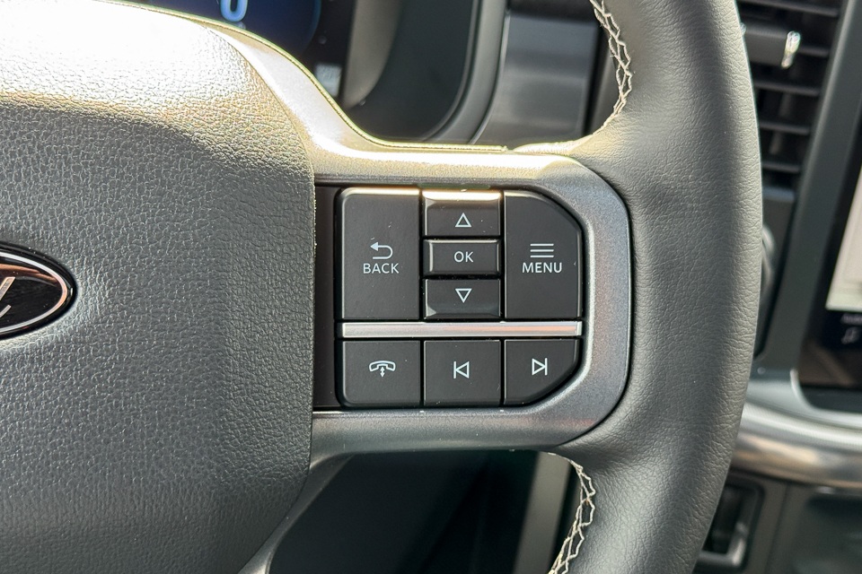 2025 Ford F-150 Lariat AWD