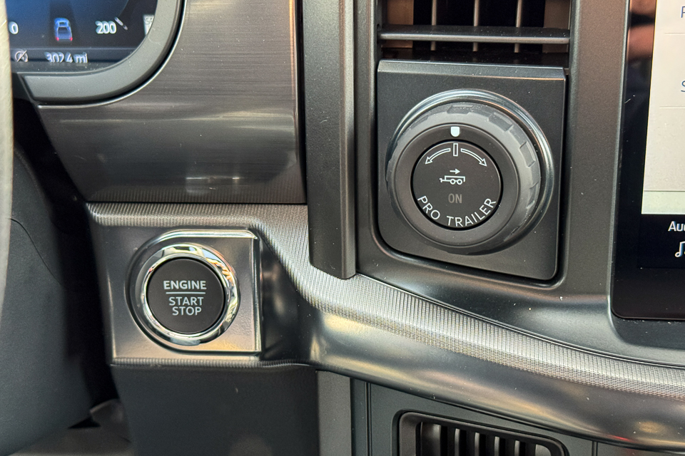 2025 Ford F-150 Lariat AWD