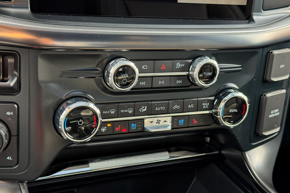 2025 Ford F-150 Lariat AWD