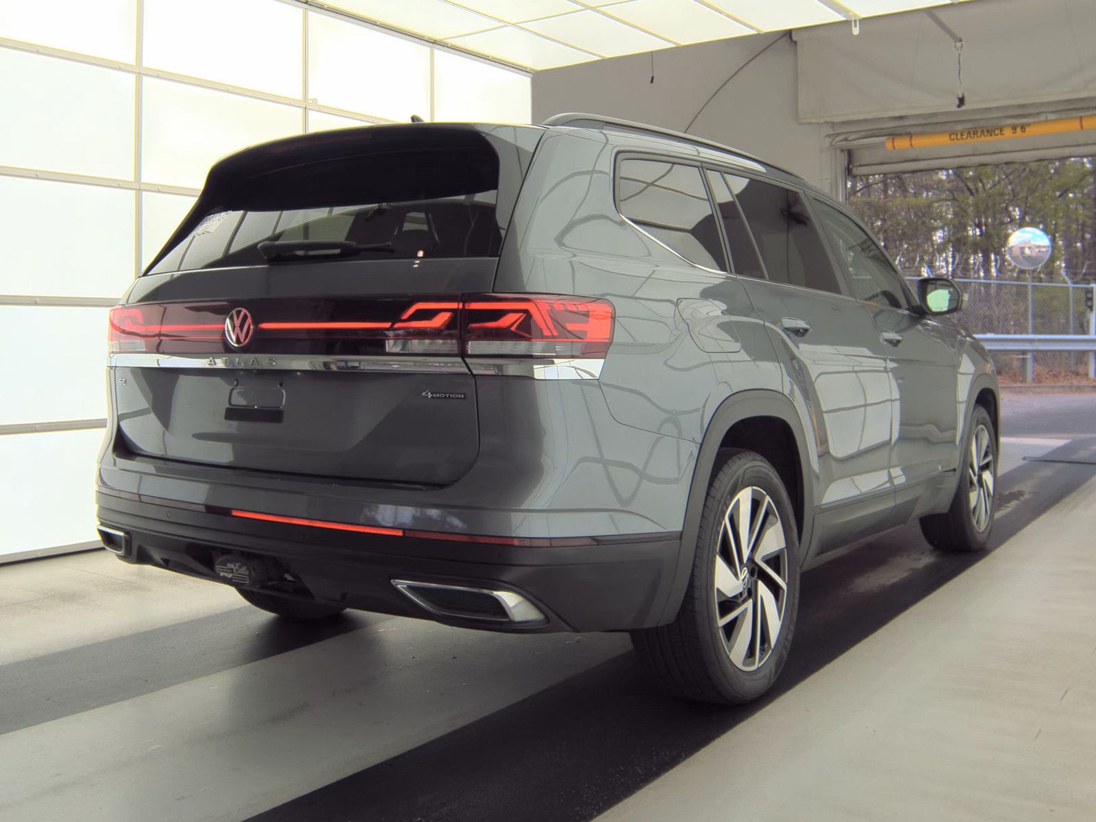 2024 Volkswagen Atlas 2.0T SE AWD