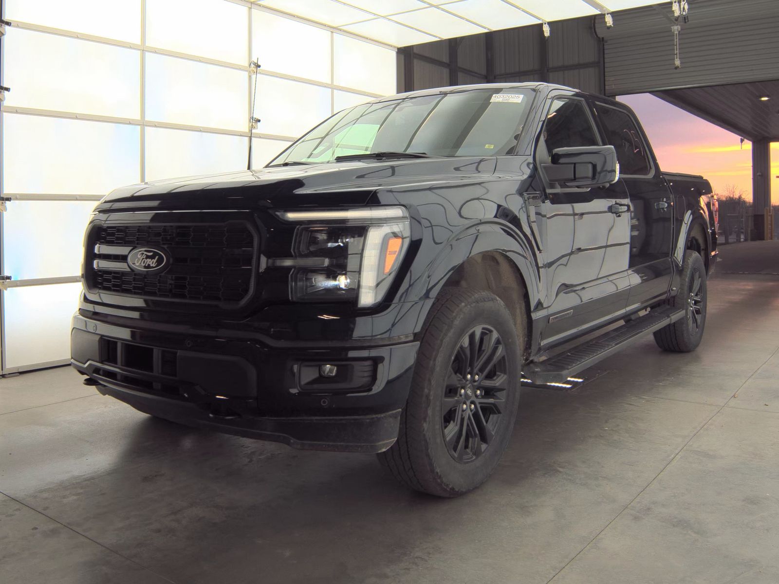 2025 Ford F-150 Hybrid Lariat AWD