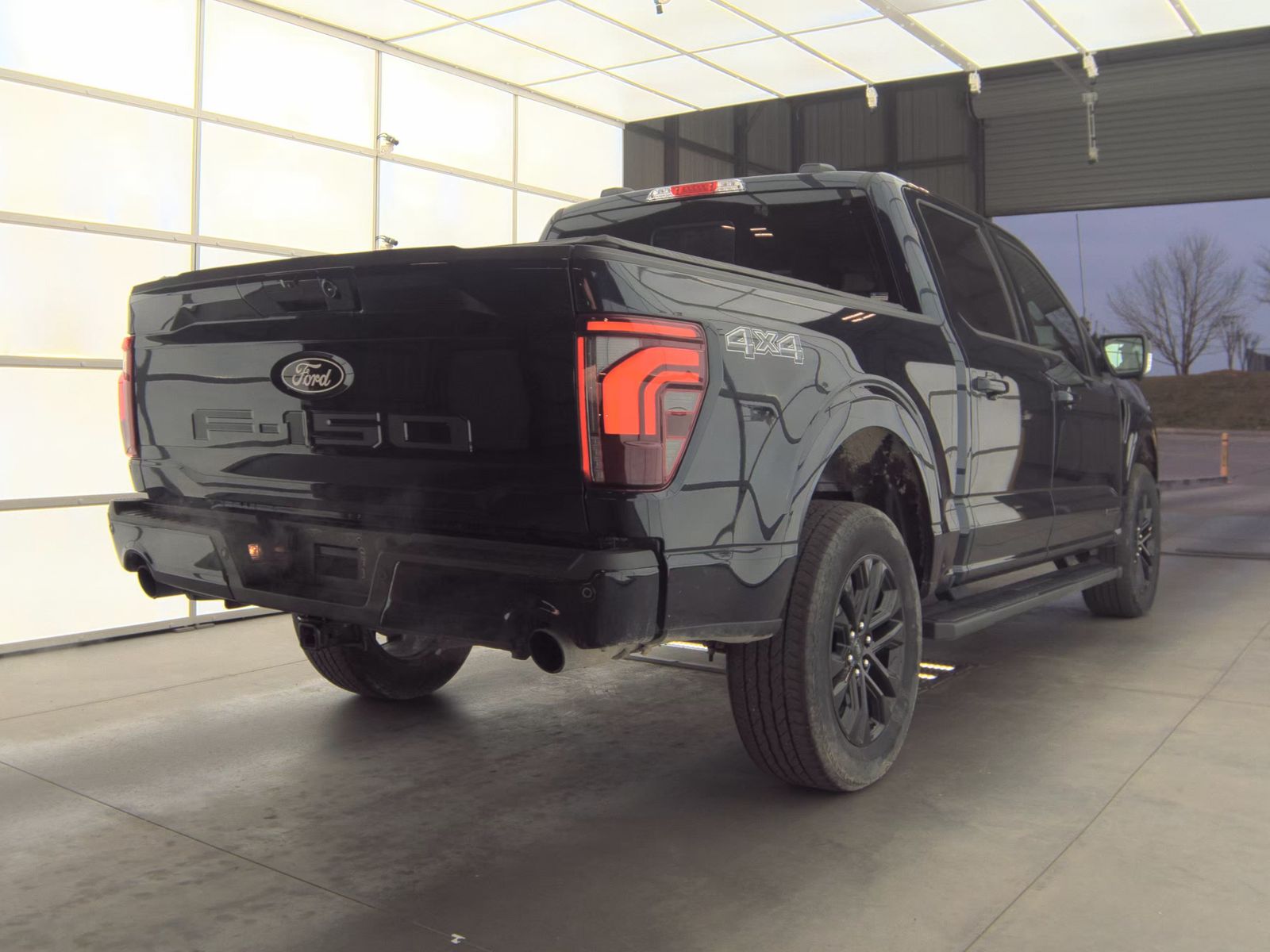 2025 Ford F-150 Hybrid Lariat AWD