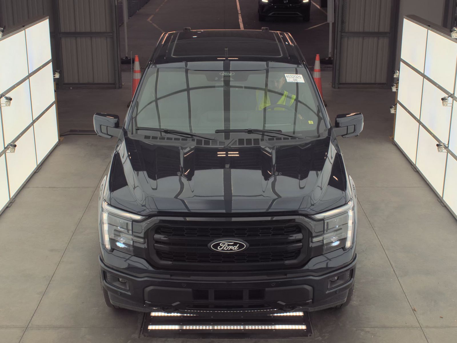 2025 Ford F-150 Hybrid Lariat AWD