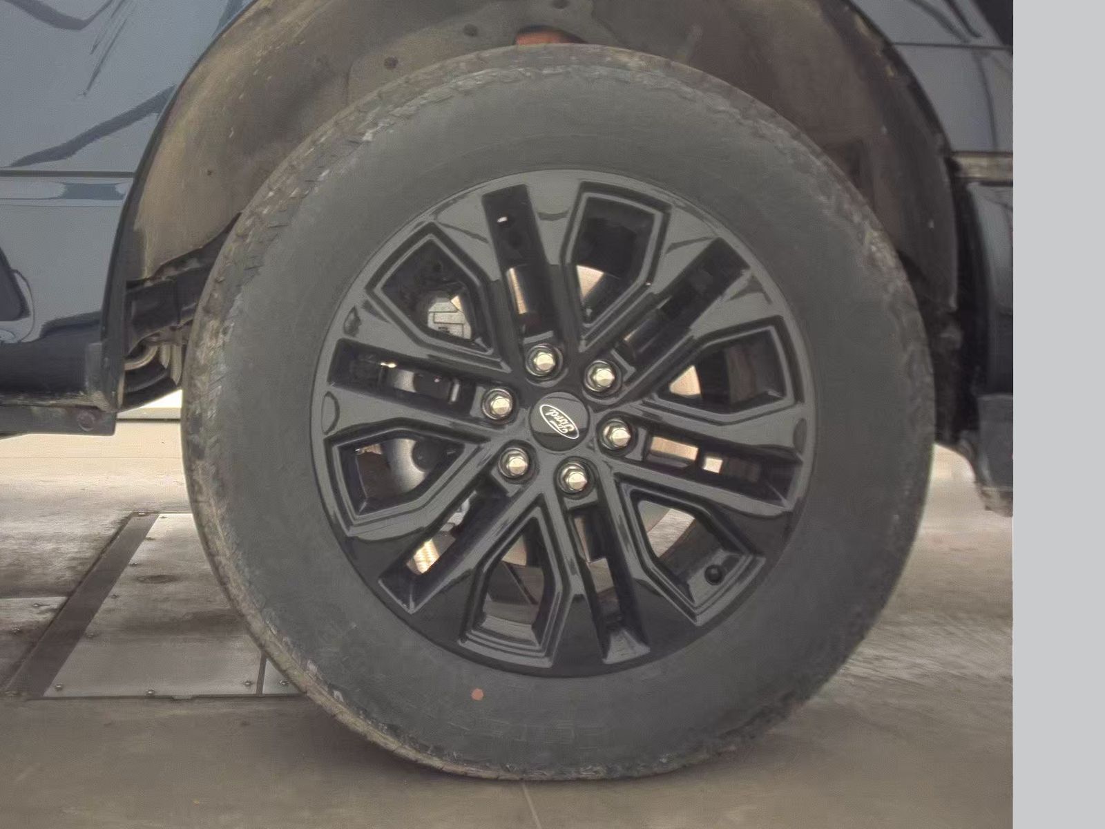 2025 Ford F-150 Hybrid Lariat AWD