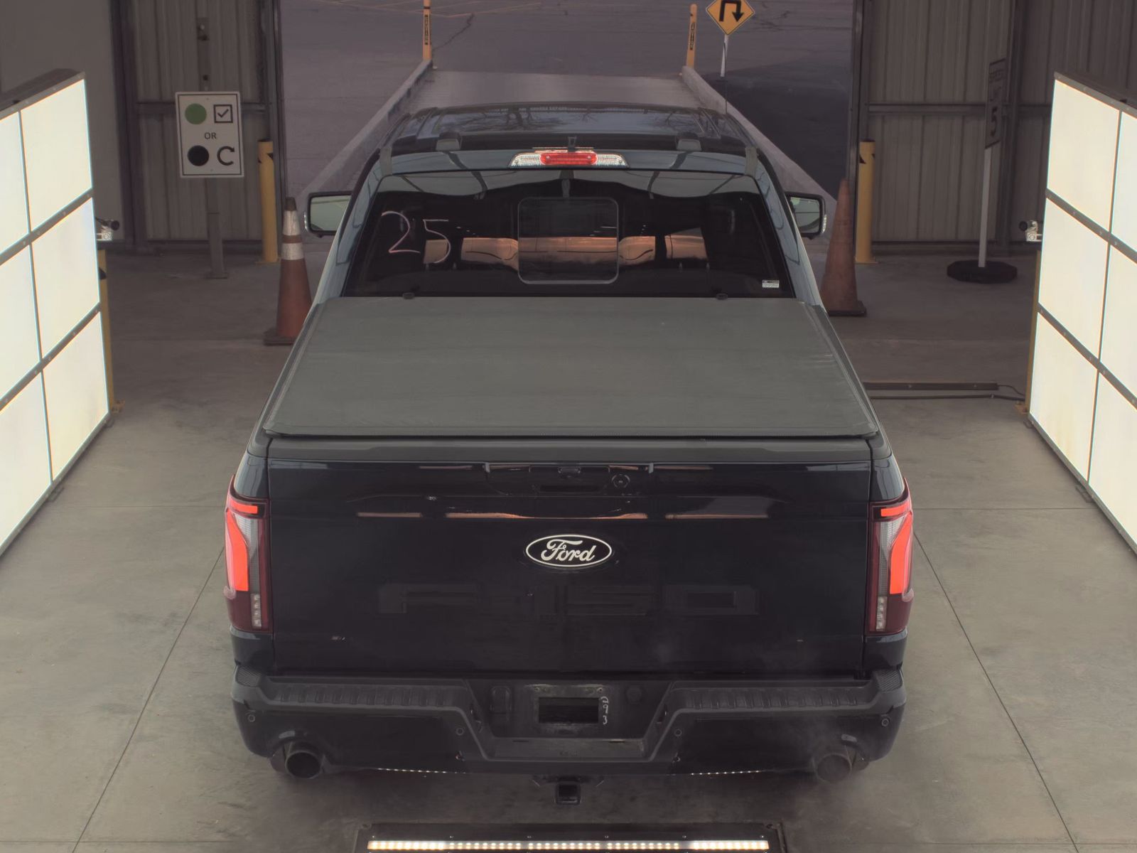 2025 Ford F-150 Hybrid Lariat AWD