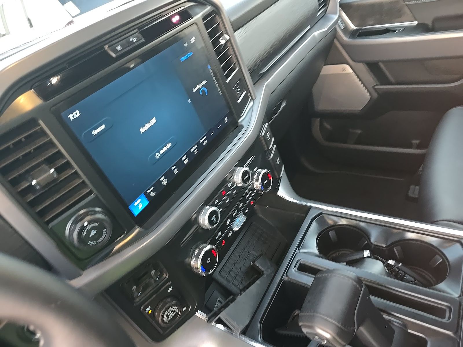 2025 Ford F-150 Hybrid XLT AWD