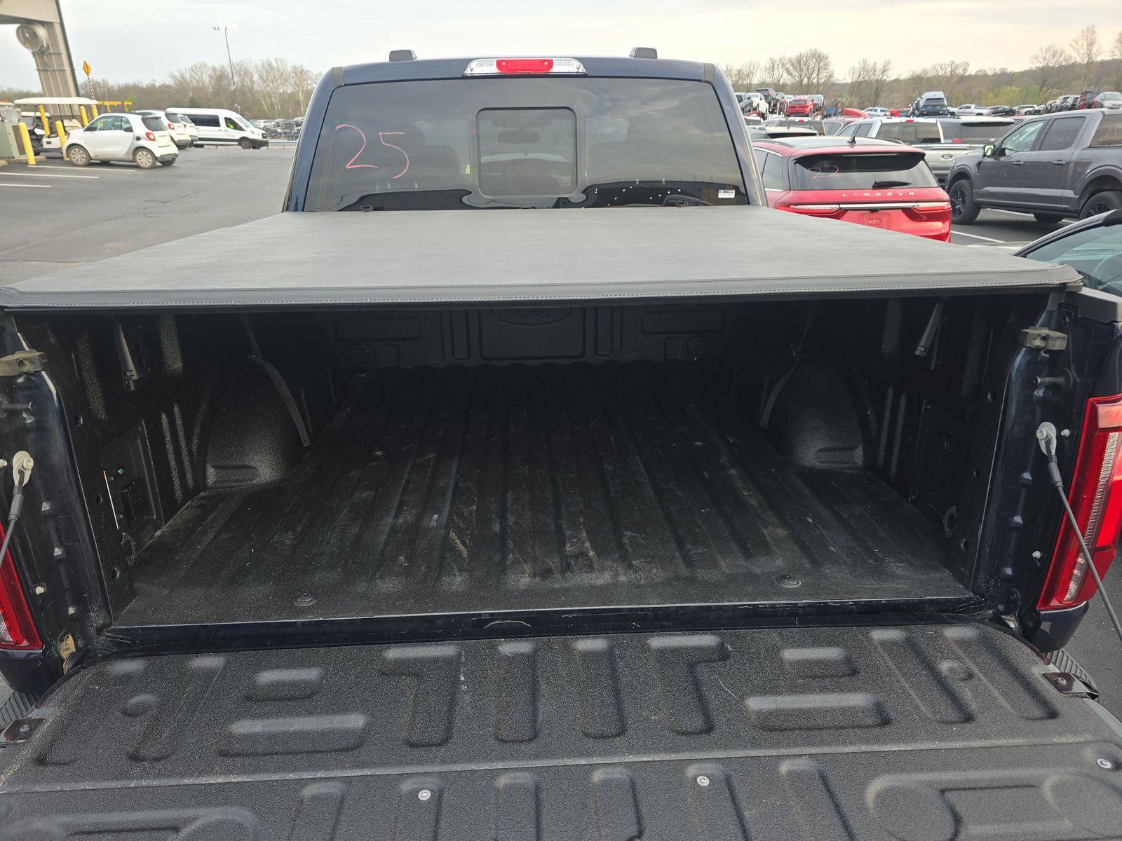 2025 Ford F-150 Hybrid Lariat AWD