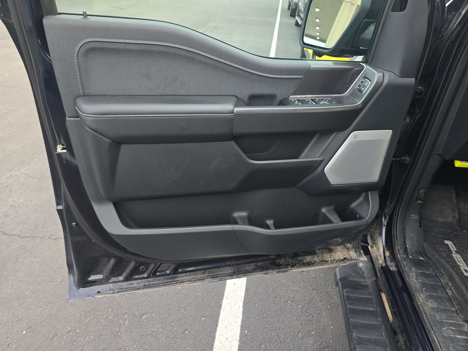 2025 Ford F-150 Hybrid Lariat AWD