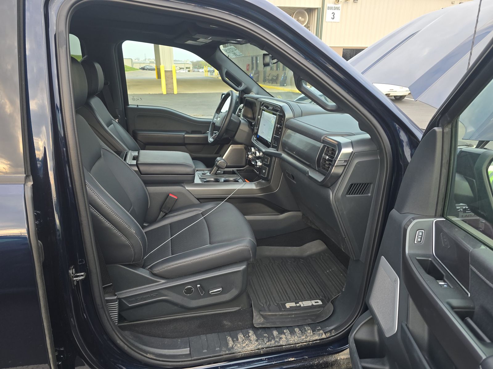 2025 Ford F-150 Hybrid Lariat AWD