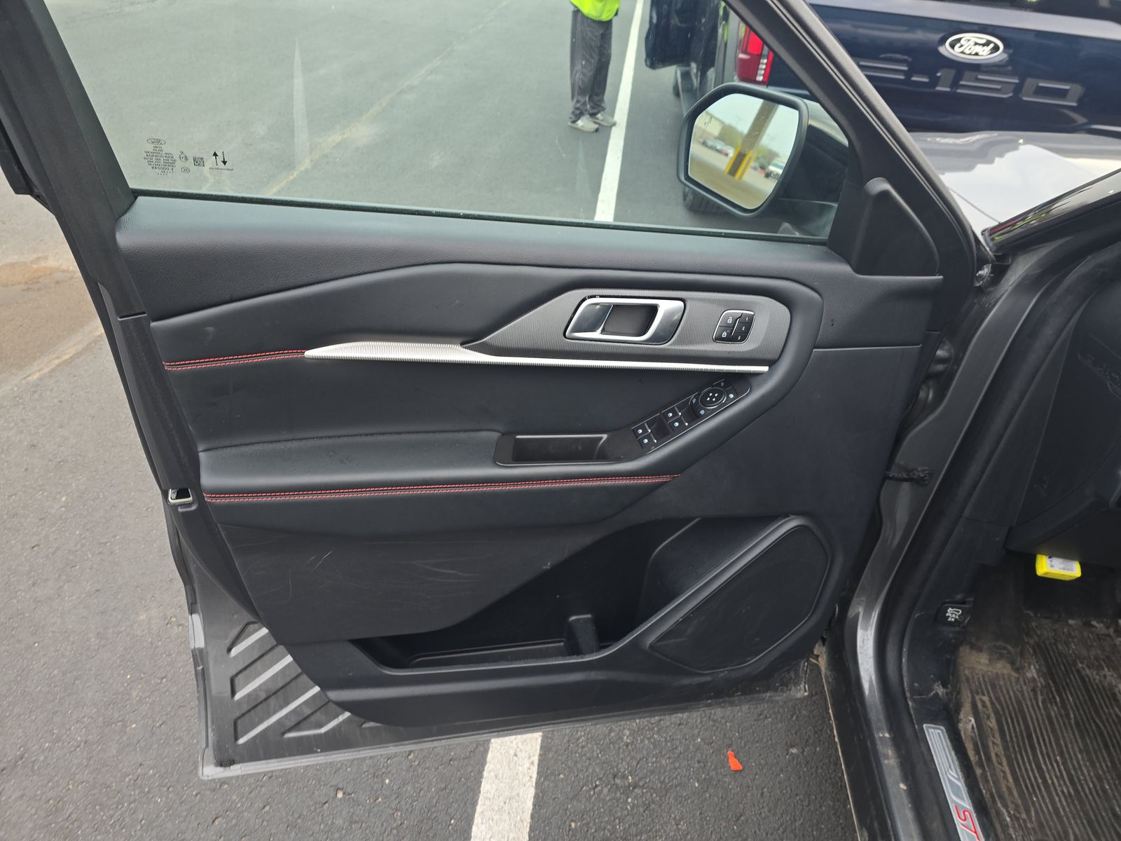 2025 Ford Explorer ST-Line RWD