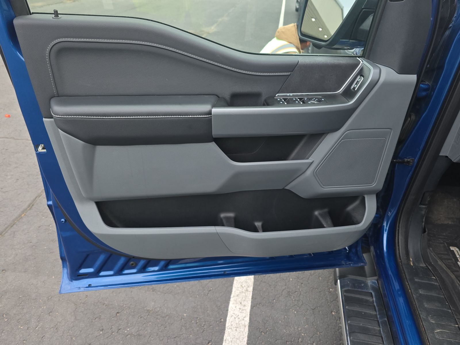 2025 Ford F-150 XLT AWD