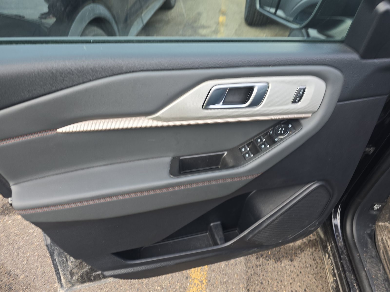 2025 Ford Explorer Active RWD