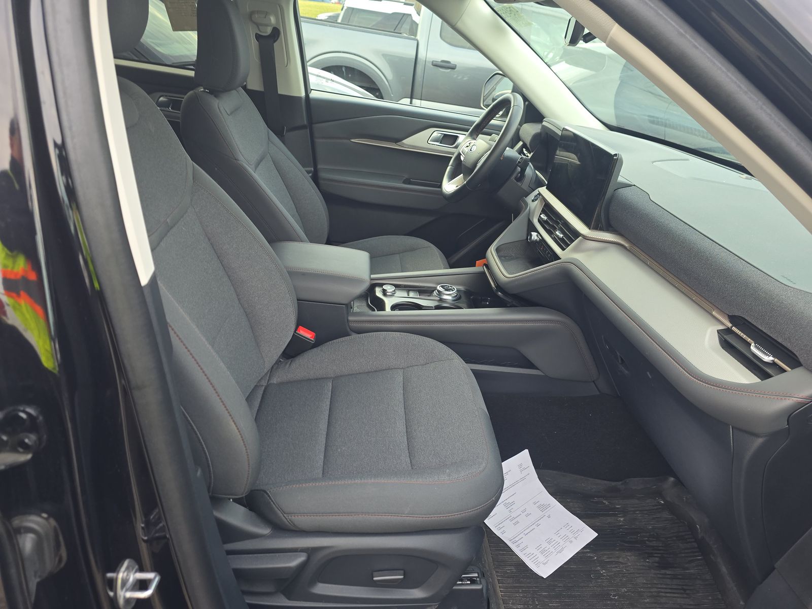 2025 Ford Explorer Active RWD