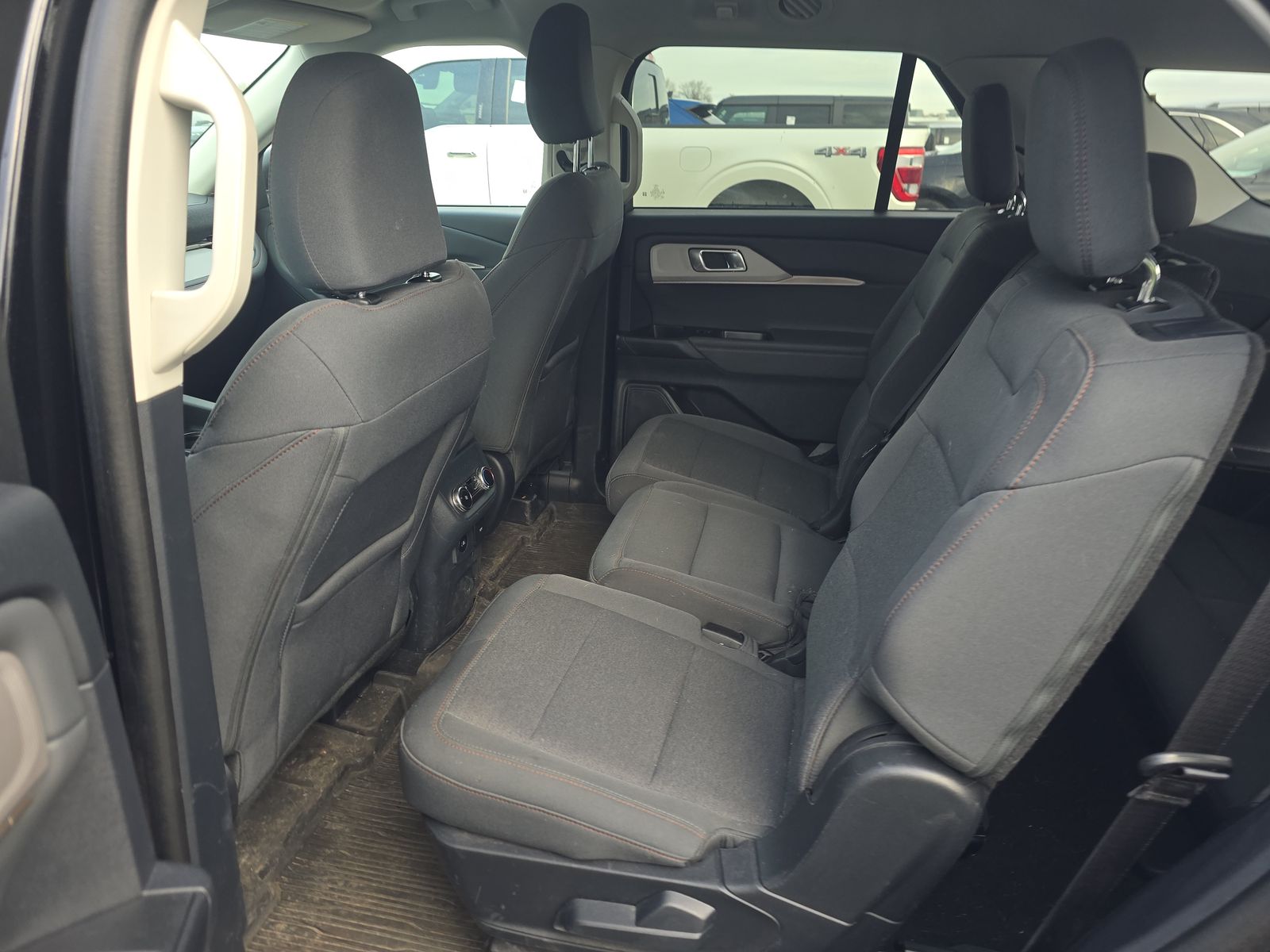 2025 Ford Explorer Active RWD