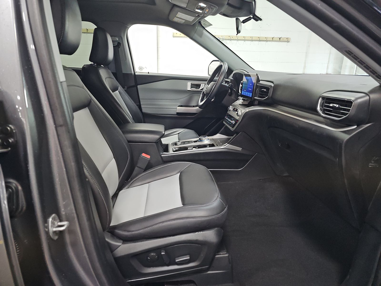 2022 Ford Explorer XLT AWD