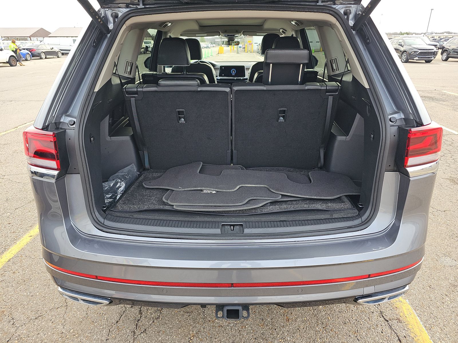 2024 Volkswagen Atlas 2.0T SEL Premium R-Line AWD