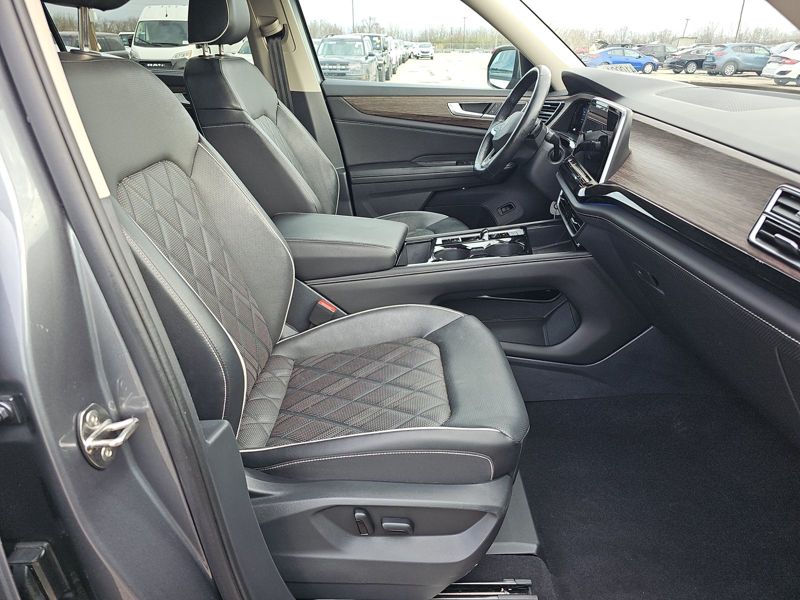 2024 Volkswagen Atlas 2.0T SEL Premium R-Line AWD