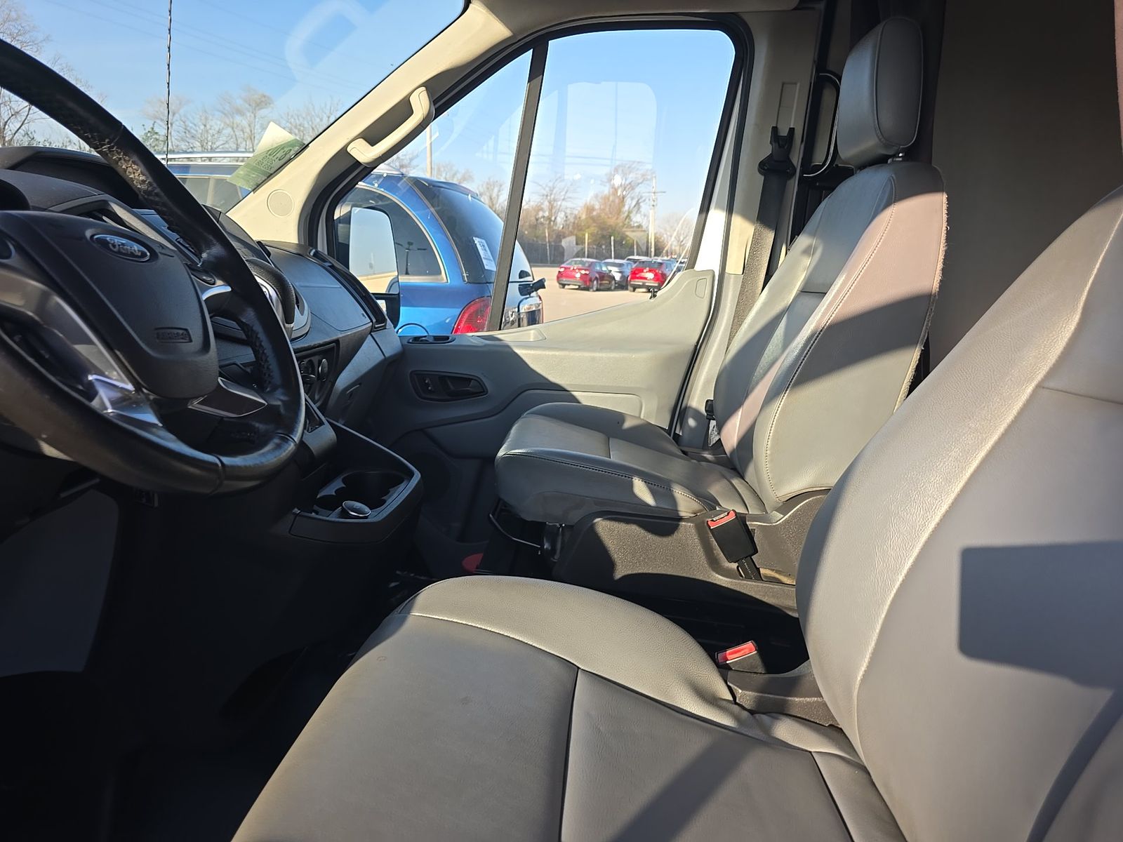 FORD TRANSIT 250 - 8