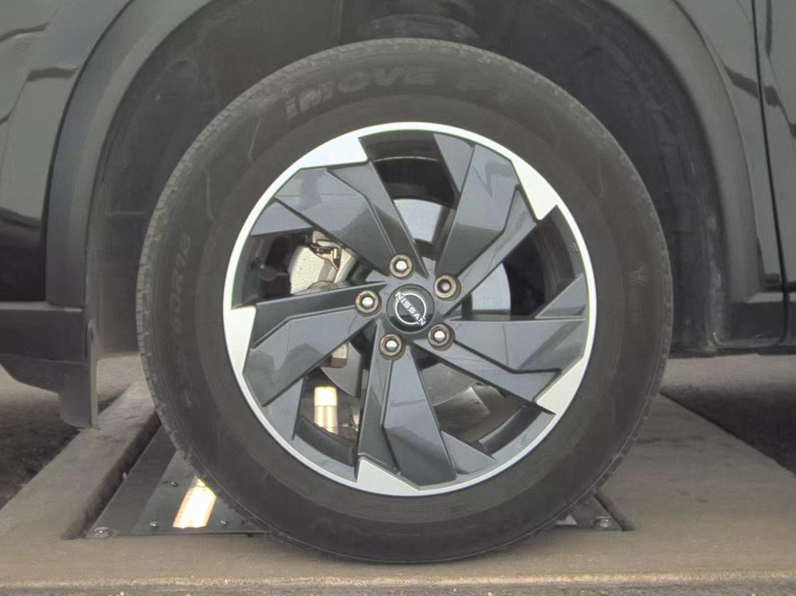 2024 Nissan Rogue SV FWD