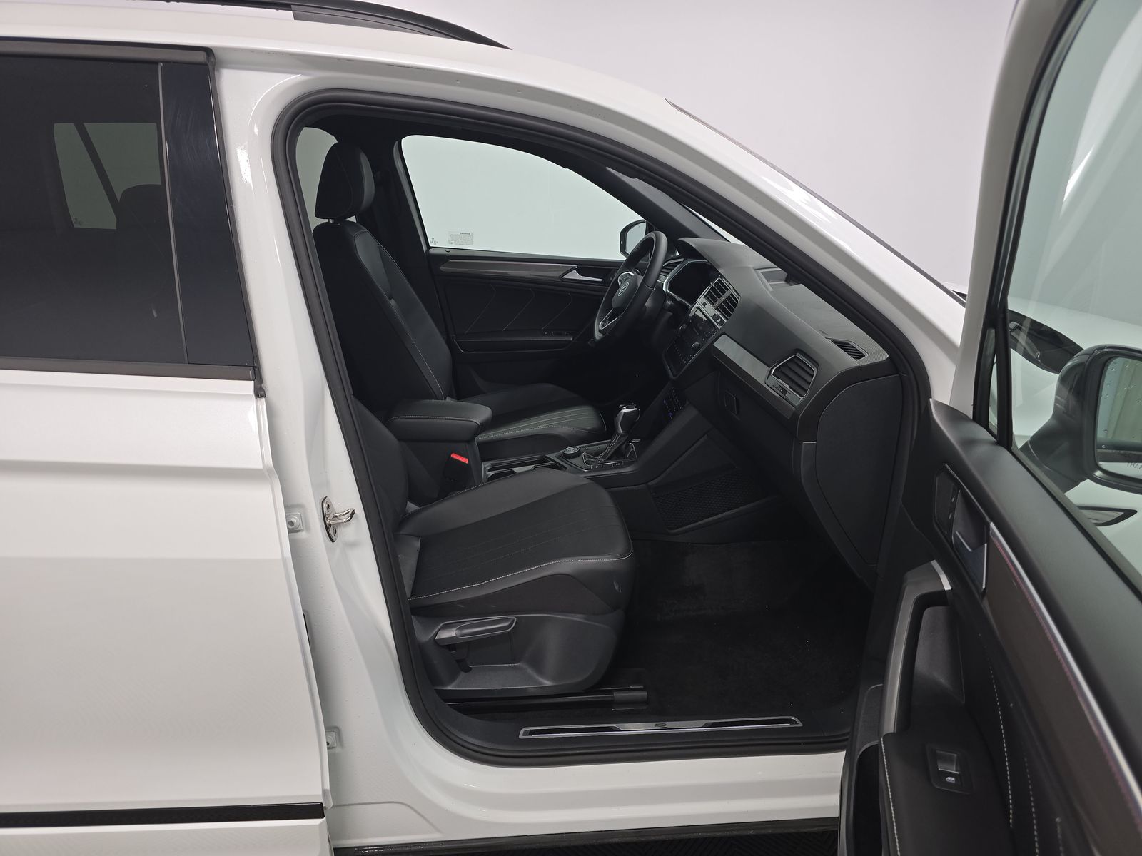 2024 Volkswagen Tiguan 2.0T SE R-Line Black AWD