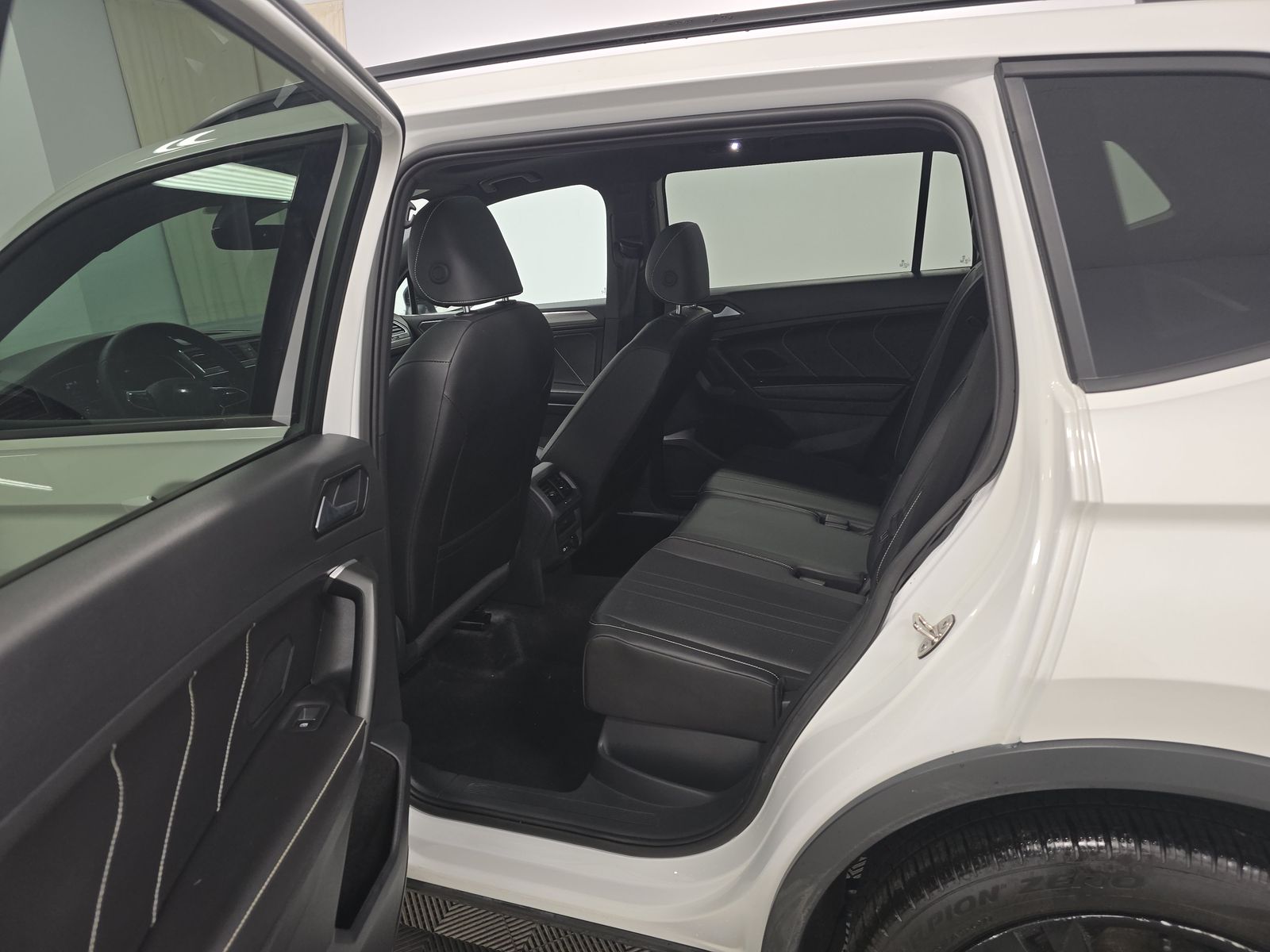 2024 Volkswagen Tiguan 2.0T SE R-Line Black AWD