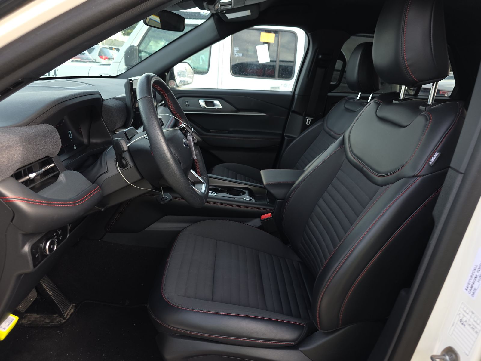 2025 Ford Explorer ST-Line AWD