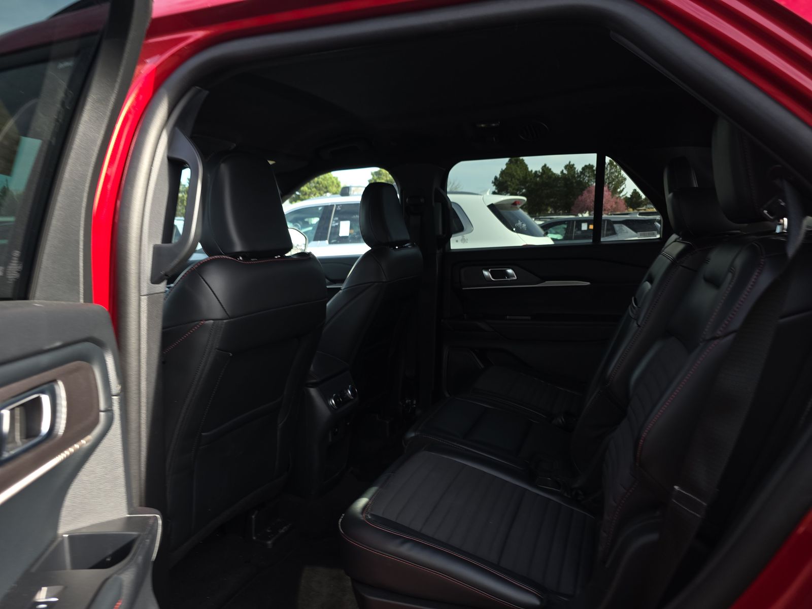 2025 Ford Explorer ST-Line AWD