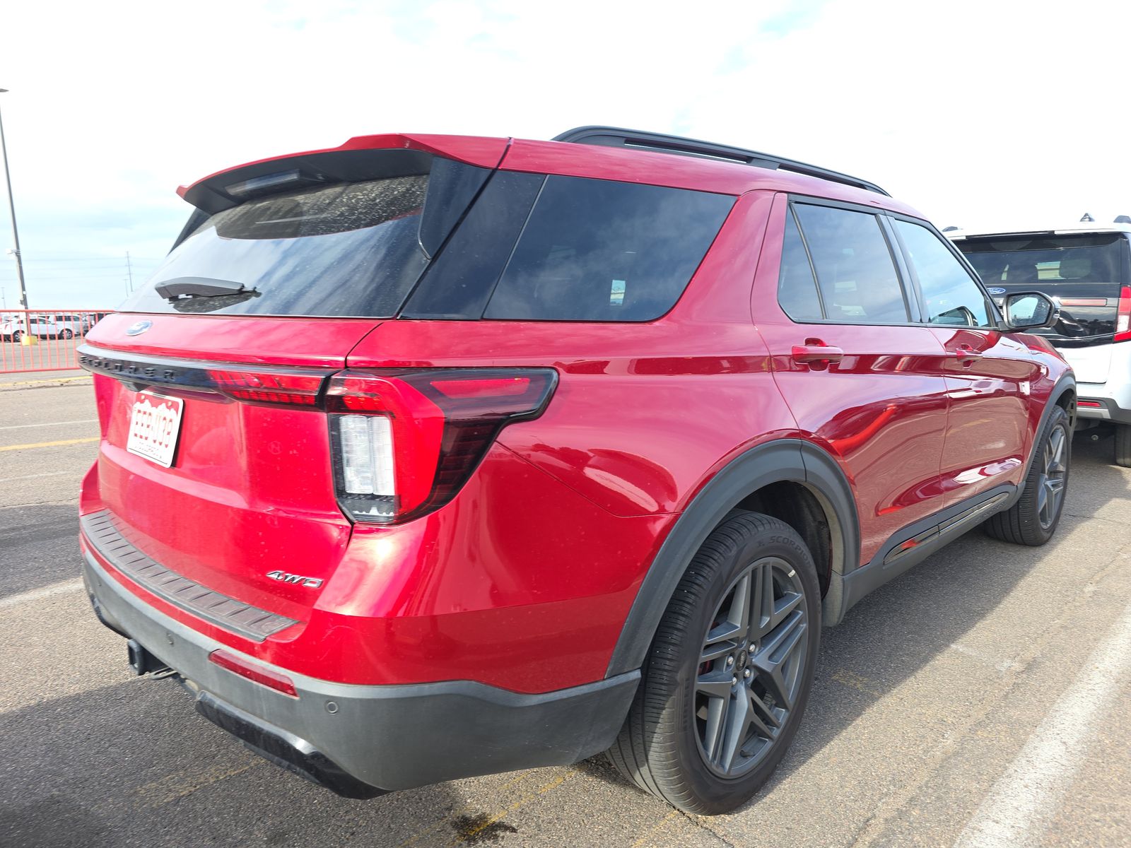 2025 Ford Explorer ST-Line AWD