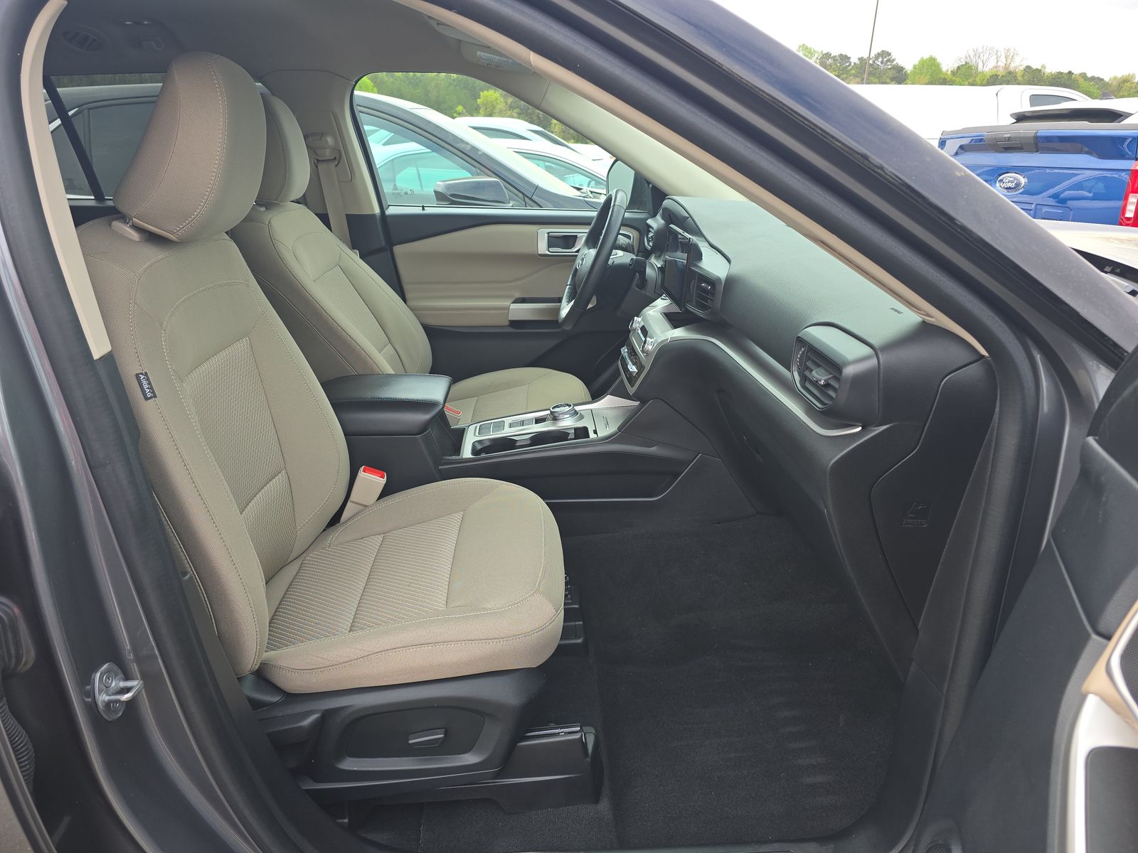 2022 Ford Explorer XLT RWD