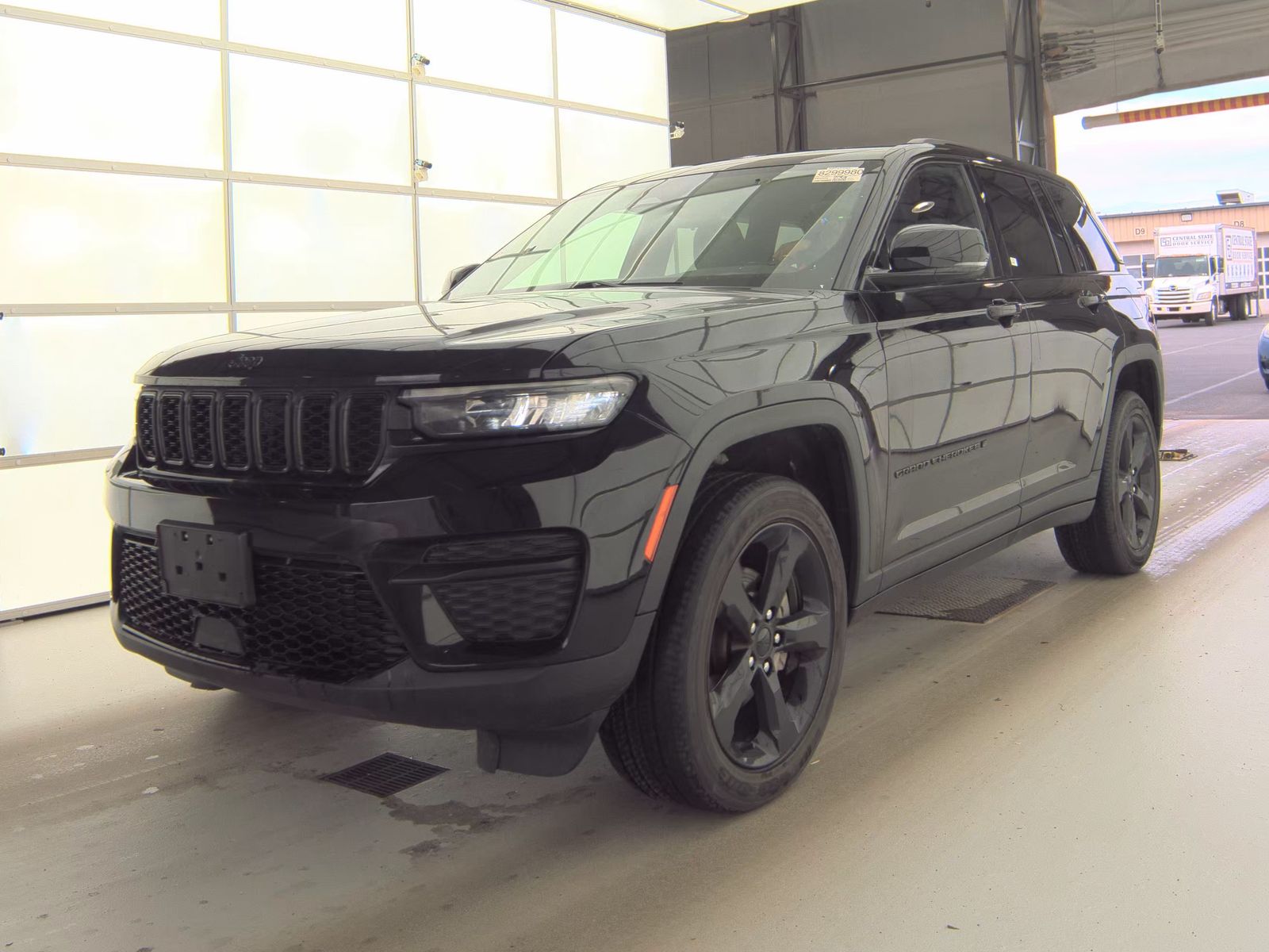 2023 Jeep Grand Cherokee Altitude AWD