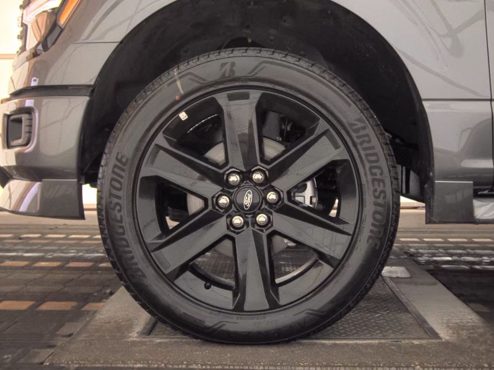 2025 Ford F-150 STX AWD