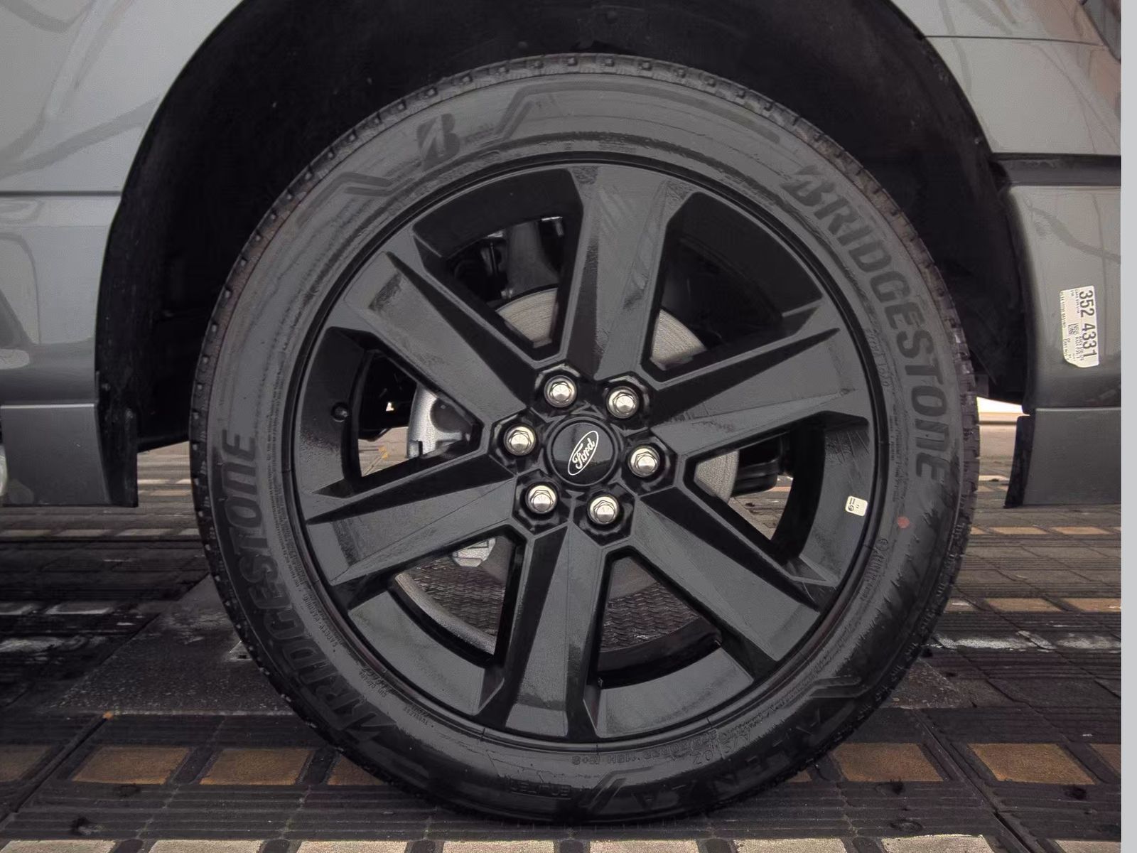 2025 Ford F-150 STX AWD