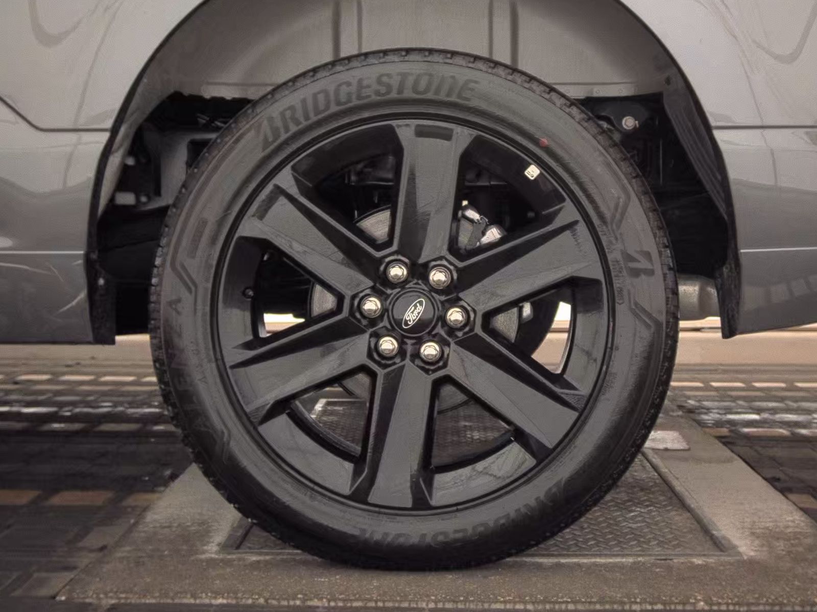 2025 Ford F-150 STX AWD