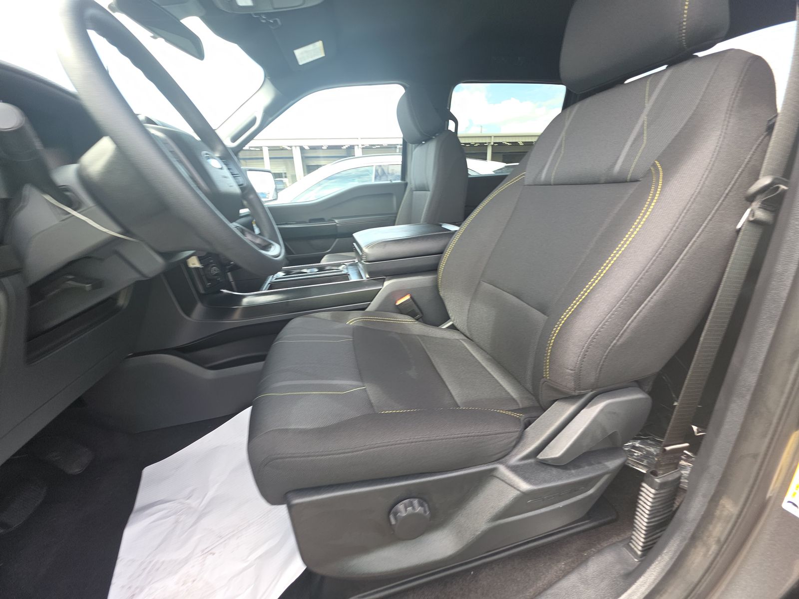 2025 Ford F-150 STX AWD