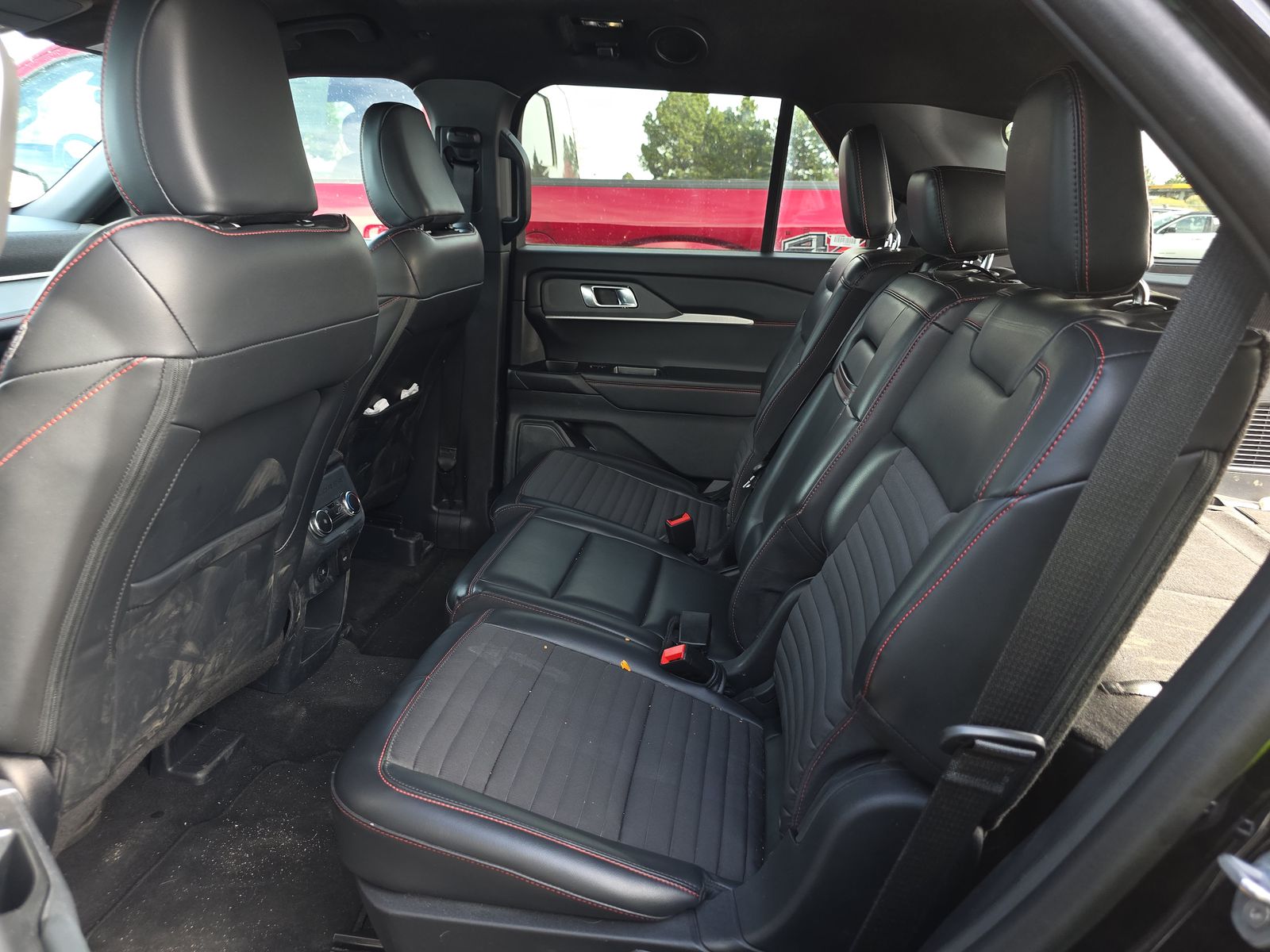 2025 Ford Explorer ST-Line AWD