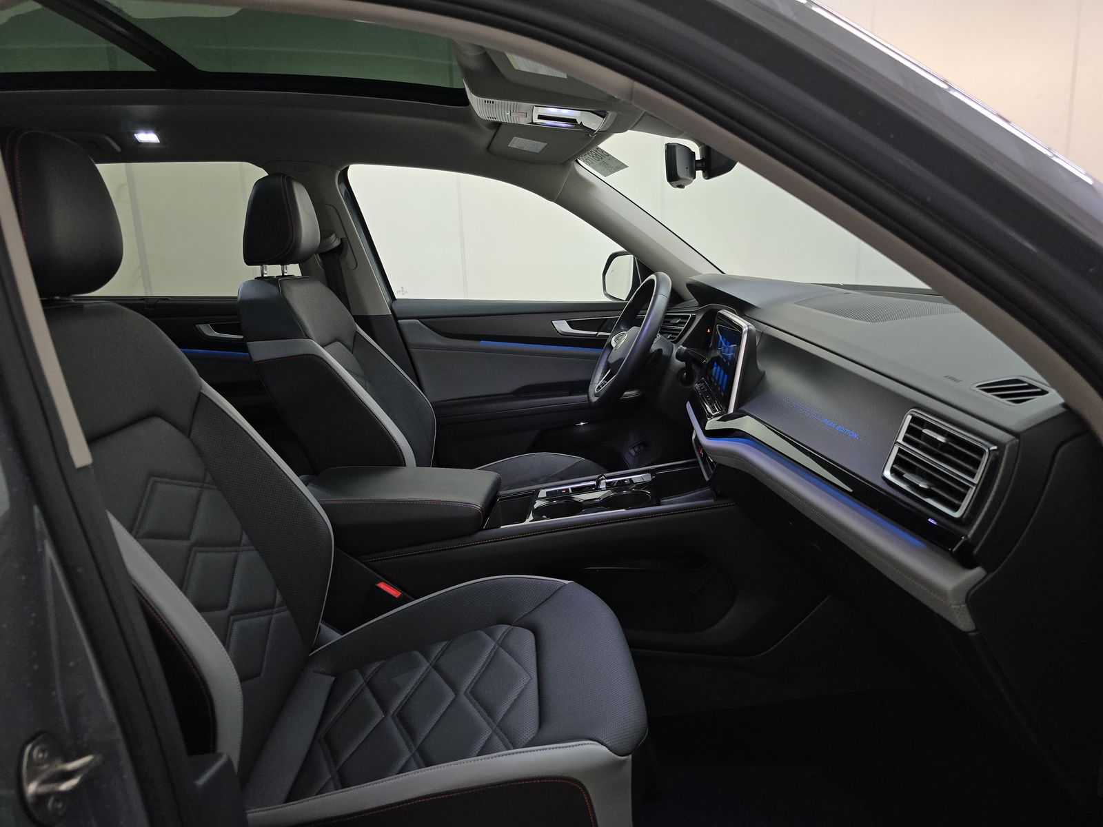 2024 Volkswagen Atlas 2.0T Peak Edition SE AWD