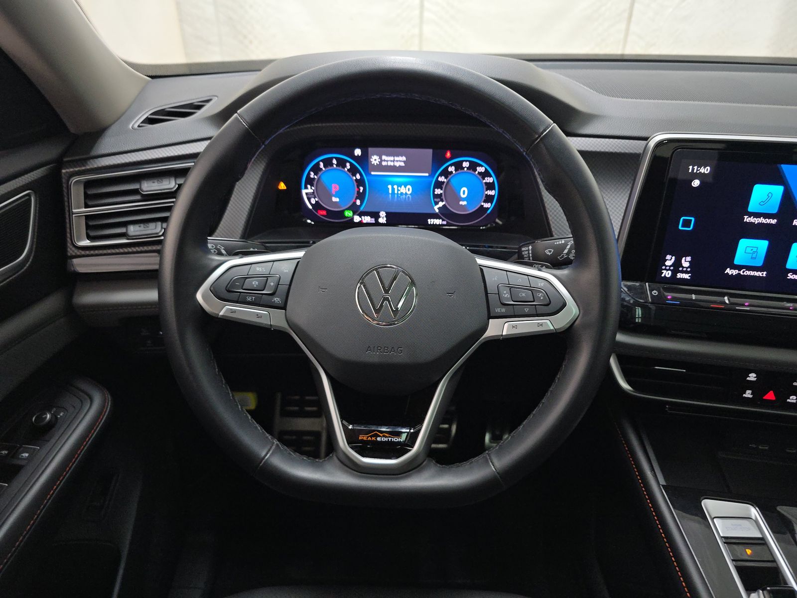 2024 Volkswagen Atlas 2.0T Peak Edition SE AWD