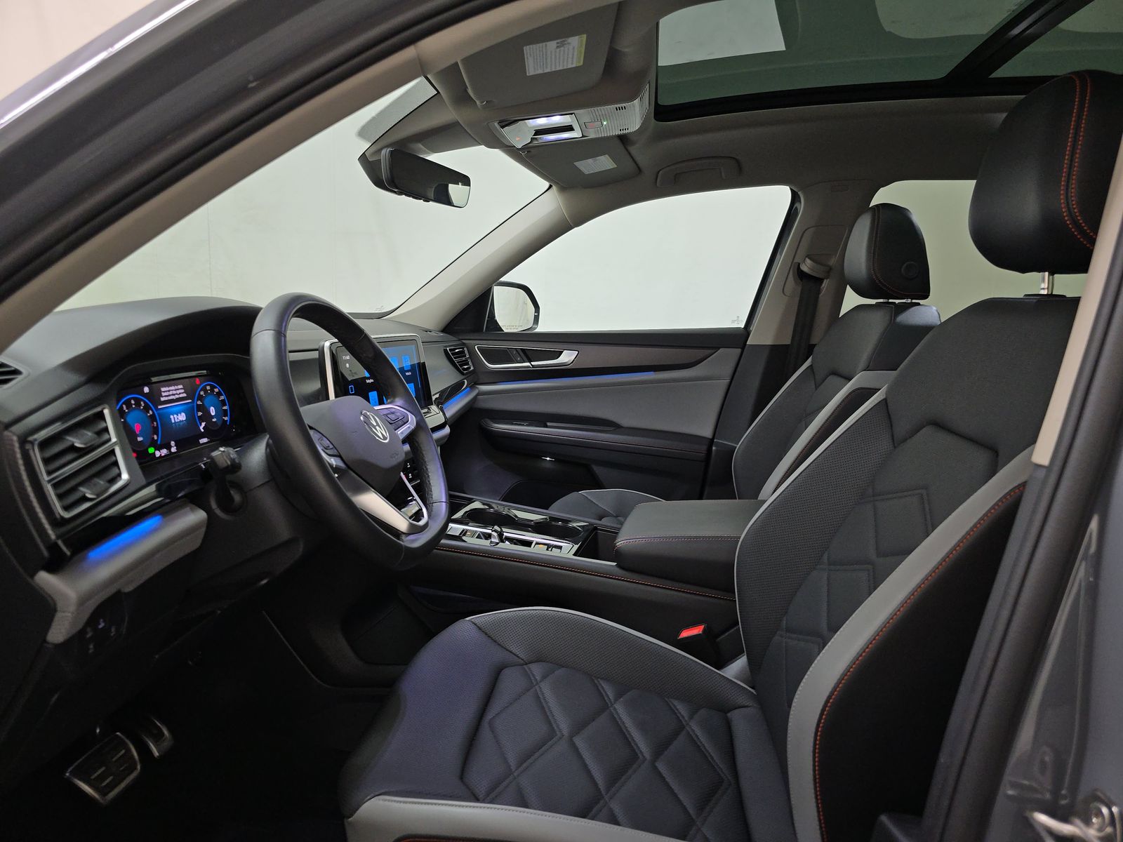 2024 Volkswagen Atlas 2.0T Peak Edition SE AWD