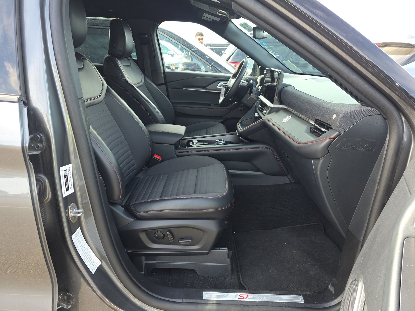 2025 Ford Explorer ST-Line AWD