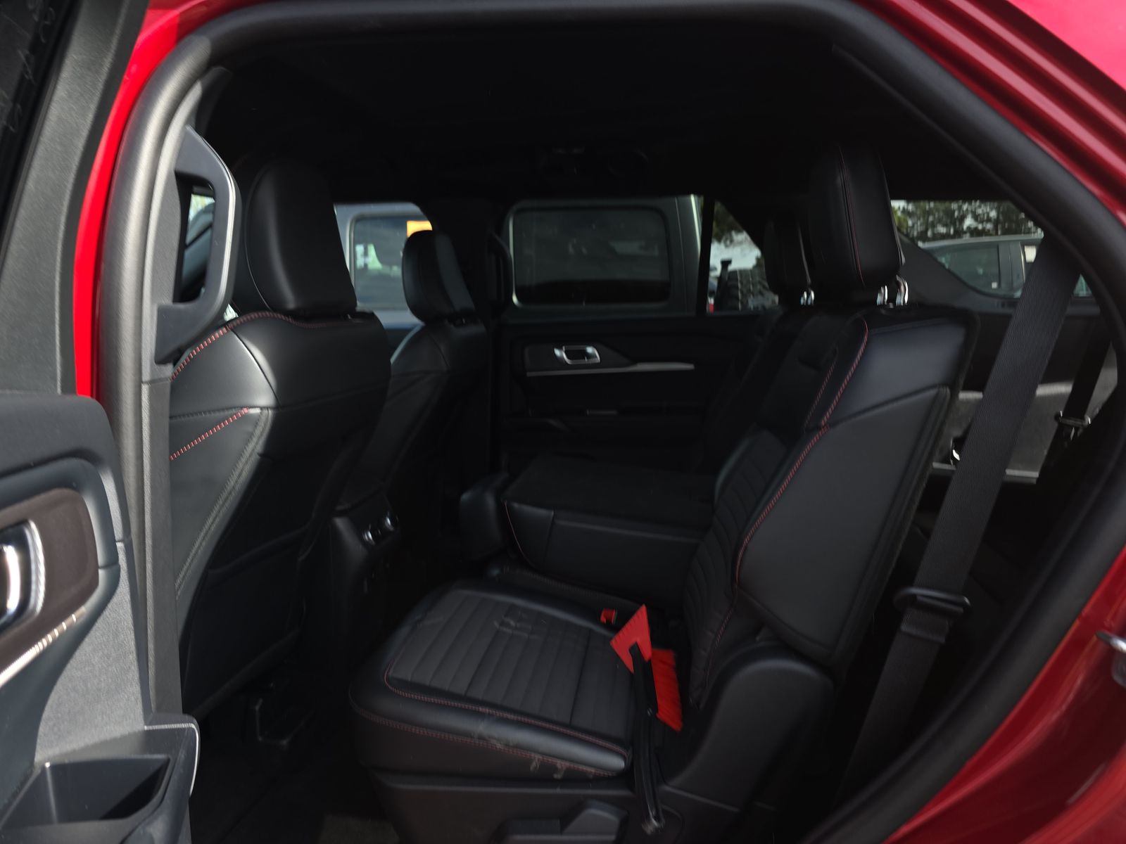 2025 Ford Explorer ST-Line AWD