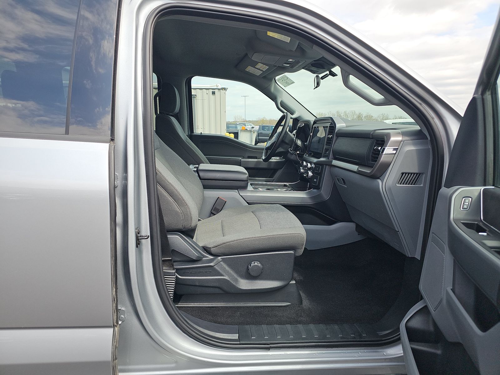 2025 Ford F-150 XLT AWD