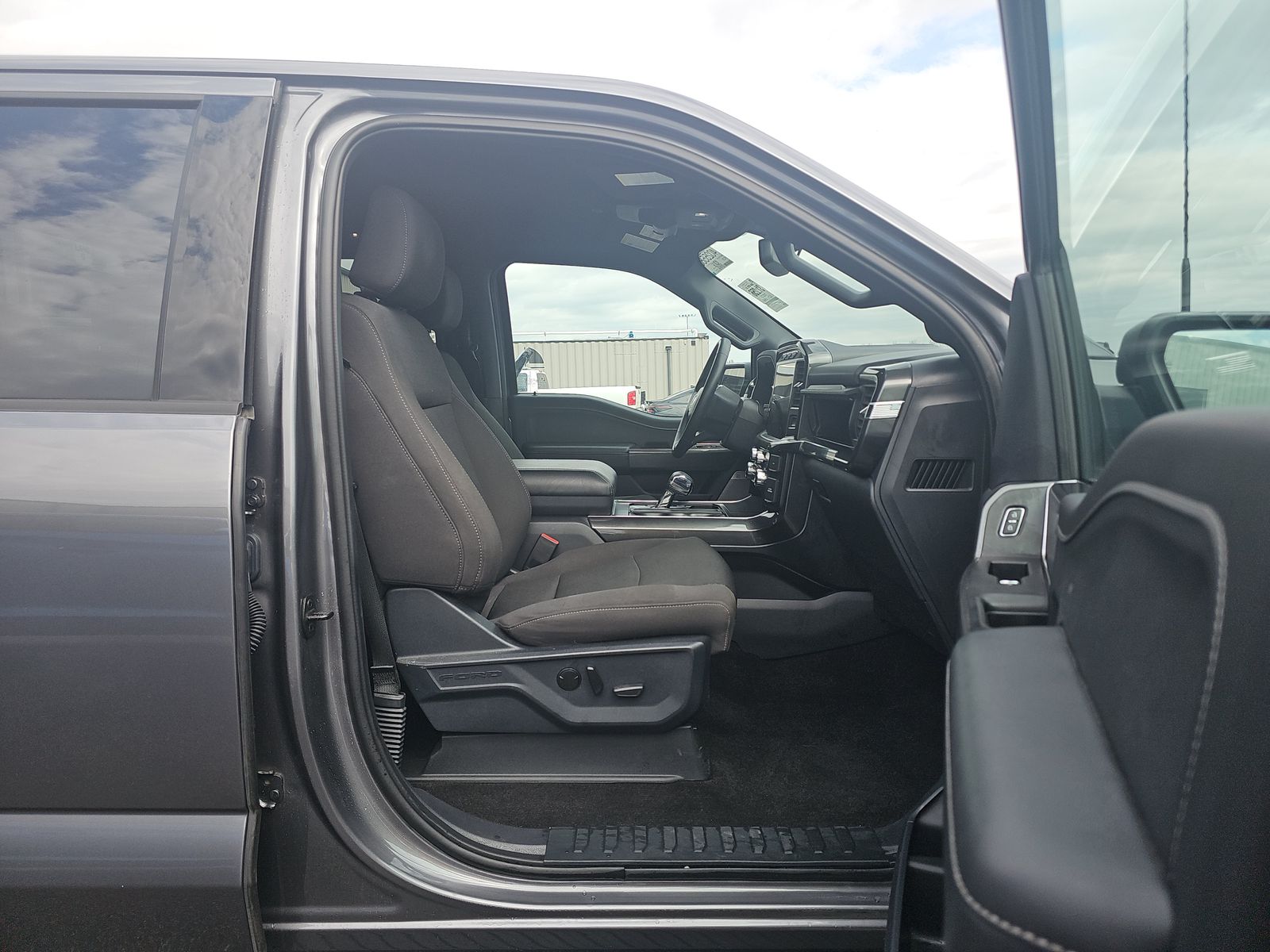 2023 Ford F-150 XLT AWD