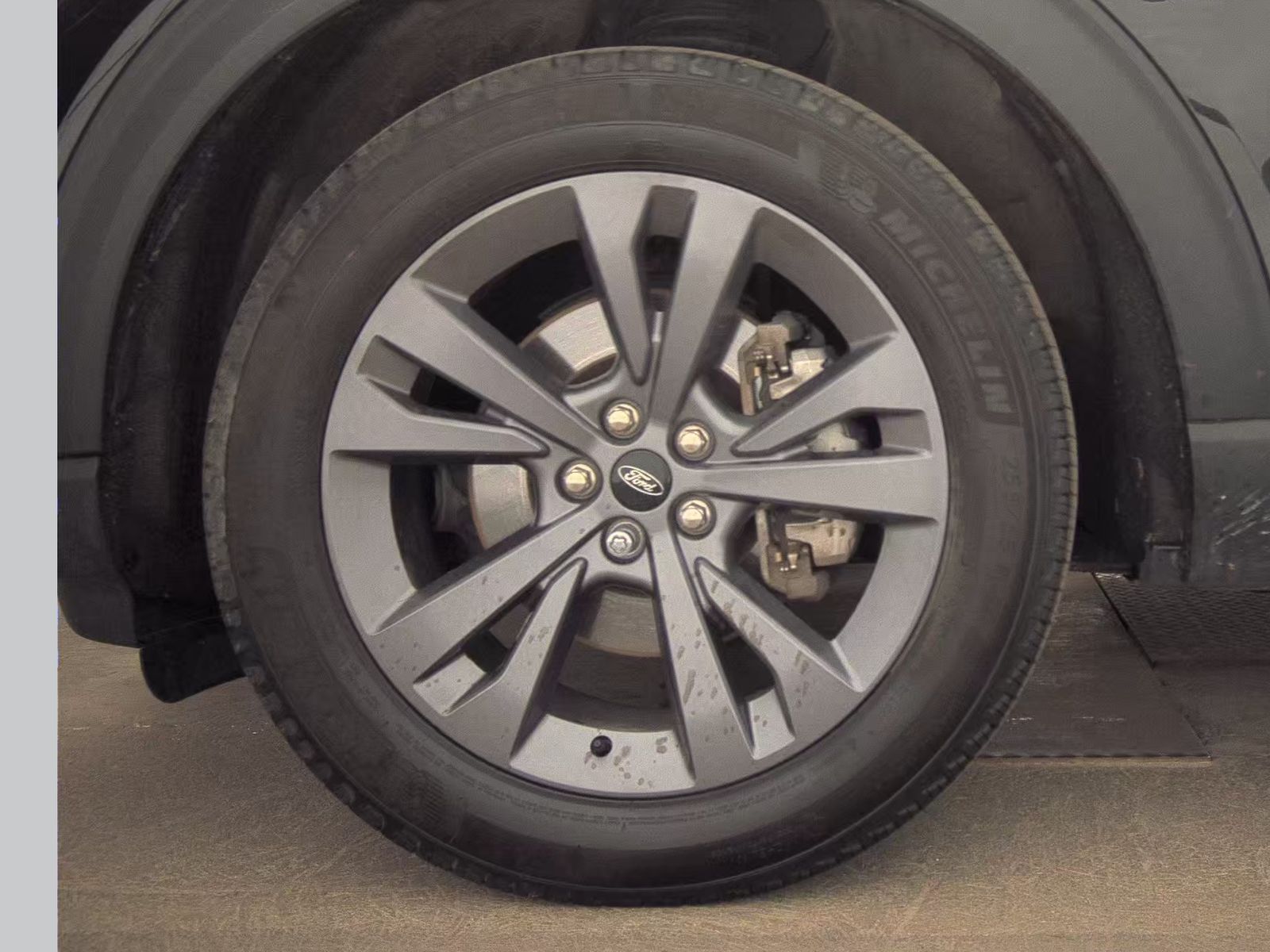 2023 Ford Explorer XLT AWD