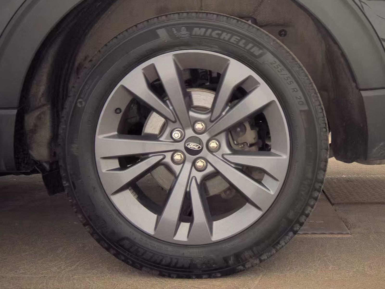 2023 Ford Explorer XLT AWD